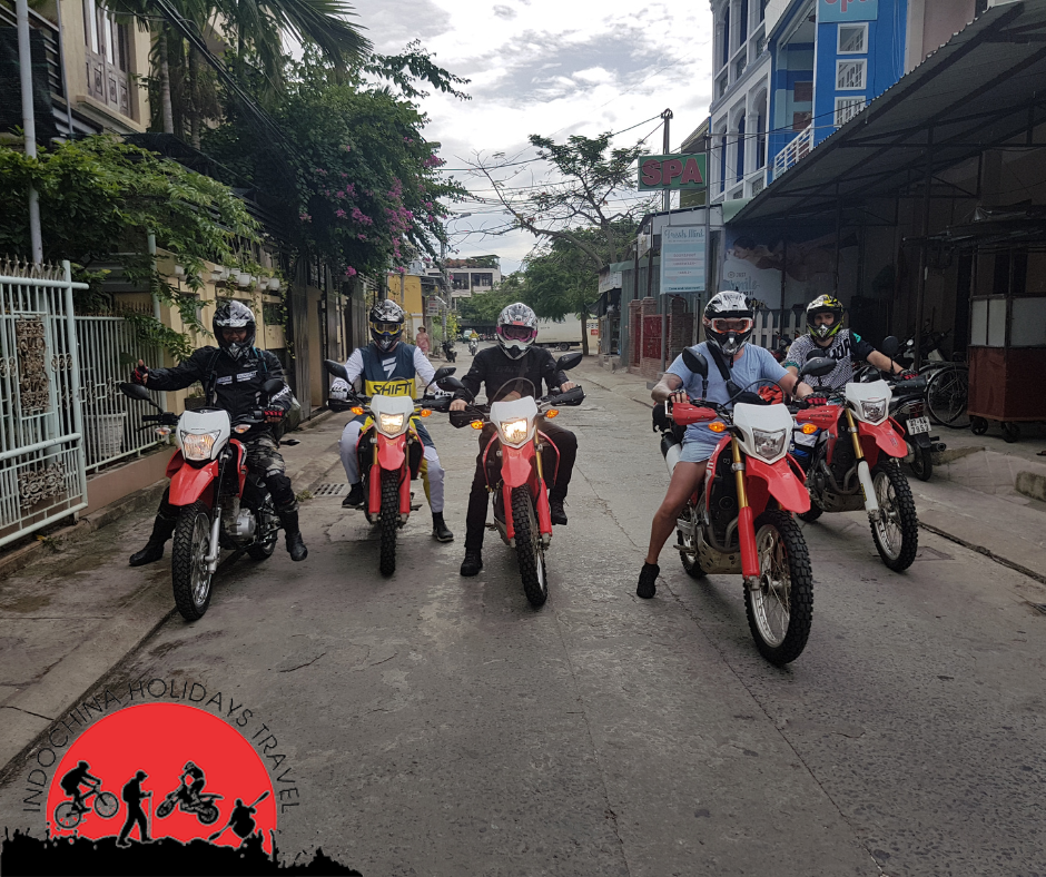 1 Day Hanoi Motorbike Tour to Duong Lam Ancient Village